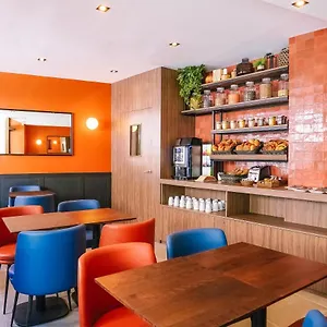 Timhotel Le Louvre מלון
