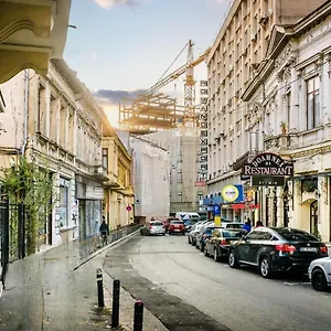 Historic Charm, Modern Comfort - In The Heart Of The Old Town Bucharest